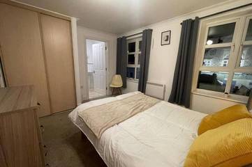 Apartment for 4 People in Swindon, North Wessex Downs, Photo 2