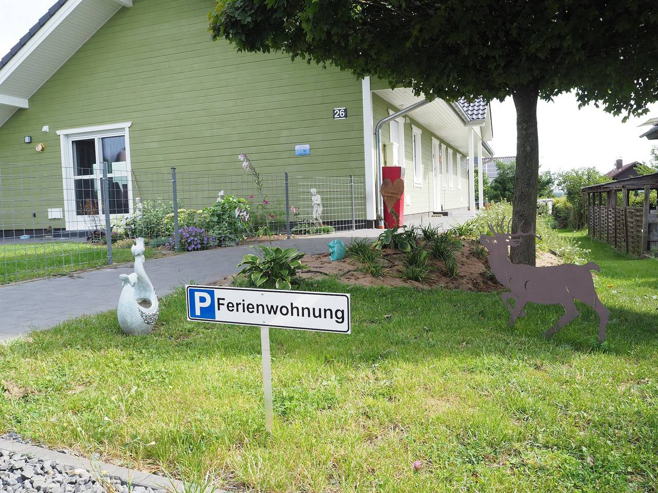 Ganze Ferienwohnung, 2-Bett-Ferienwohnung Bad/Wc, bis 4 Personen in Üxheim, Vulkaneifel