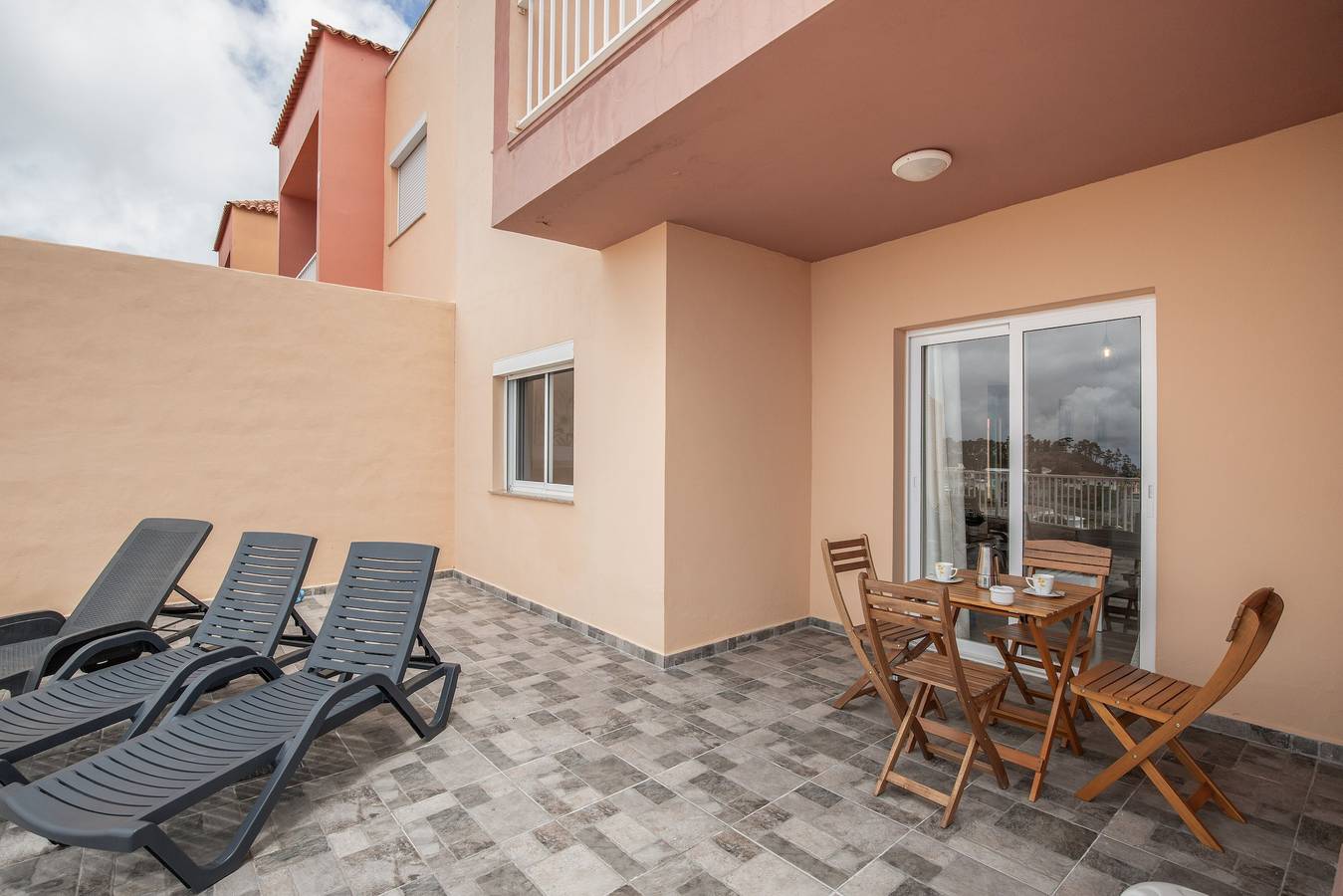 Apartamento entero, Apartamento 'Casa Caronehe' con vistas al mar, terraza privada y Wi-Fi in Los Canarios, Fuencaliente de La Palma