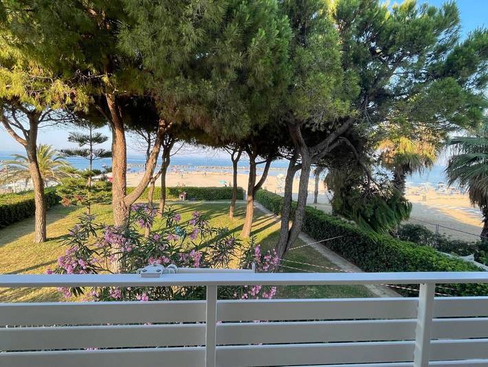 B&b per 2 persone, con Balcone e Terrazza nonché Giardino e Panorama a Porto d'Ascoli