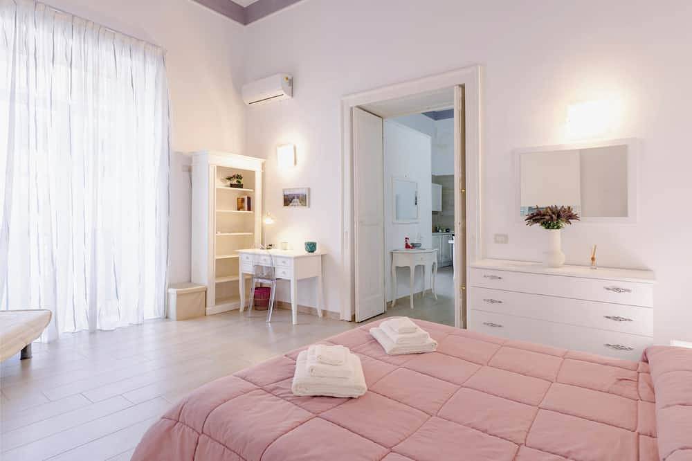 Spacious Loft with Park View - Cozy Retreat in the City Center in Santa Maria Capua Vetere, Caserta Provinz