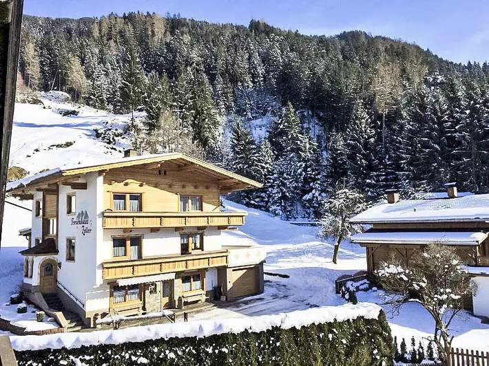 Villa für 14 Personen, mit Balkon und Terrasse sowie Garten in Tirol