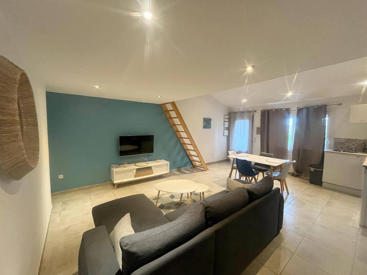 Appartement entier, Studio Mezzanine cozy proche gare et canal du midi in Castelsarrasin, Tarn-et-Garonne