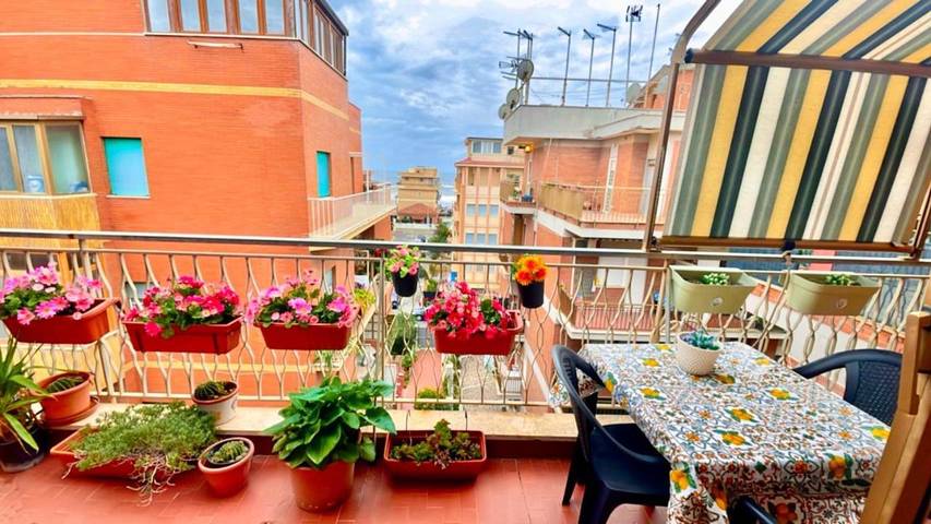 Loft per 4 persone, con giardino e panorama in Ostia