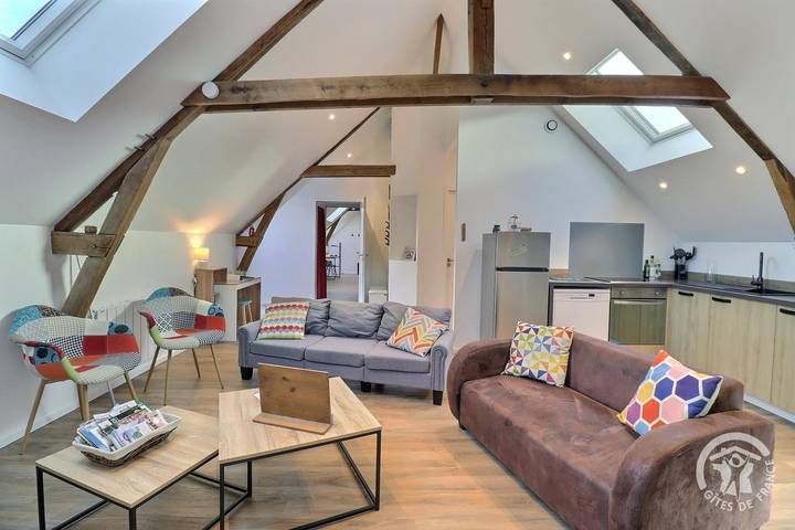 Gîte pour 8 personnes, avec terrasse et jardin dans Coglès - 2