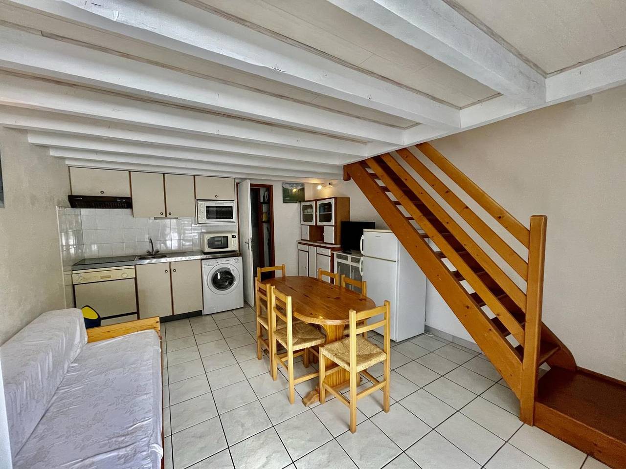 Gîte confortable avec parking près de la plage, de la rivière et du restaurant in Saligos, Parc national des Pyrénées