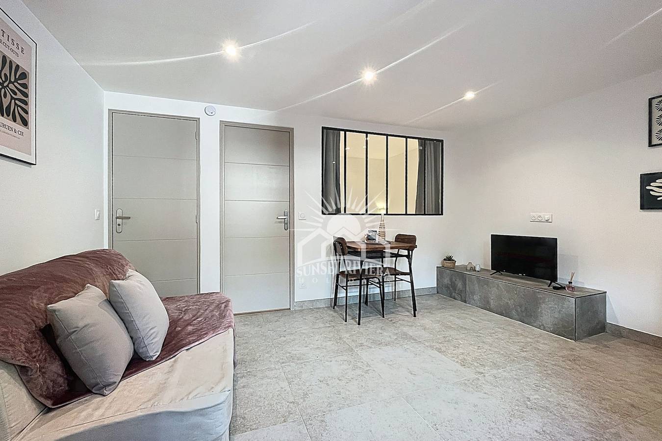 Entire apartment, The Lavender Nest I For 3 By Sunset in Valbonne, Cannes region