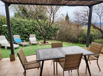 Gîte pour 4 personnes, avec jardin et terrasse, animaux acceptés à Forcalquier