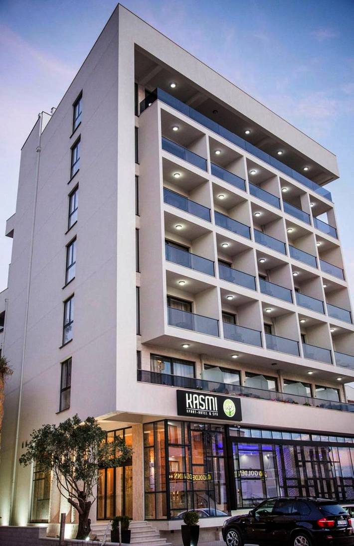 Hôtel pour 3 personnes, avec piscine et jardin ainsi que sauna et vue, adapté aux familles