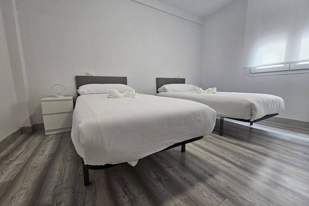 Appartamento intero, 1A114 Apartamento moderno de 3 habitaciones in Gijon, Costa Verde (Spagna)