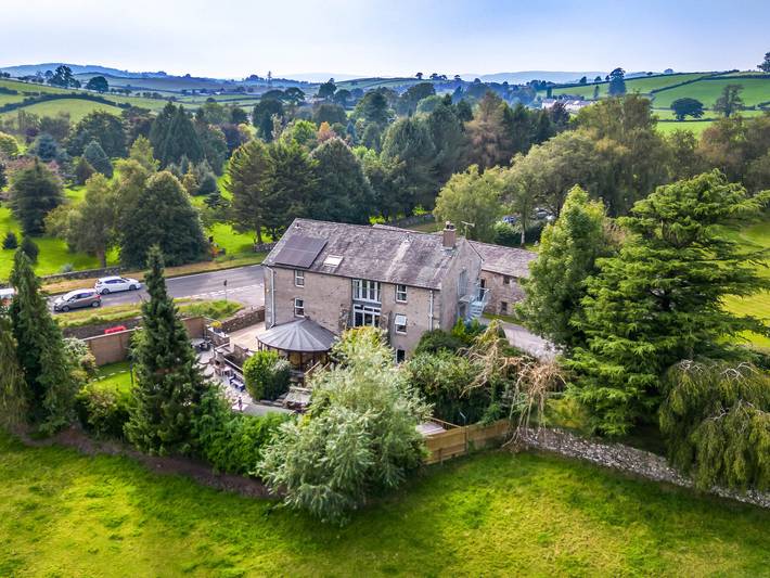 Cottage for 20 people, with sauna and garden, with pets in Cumbria