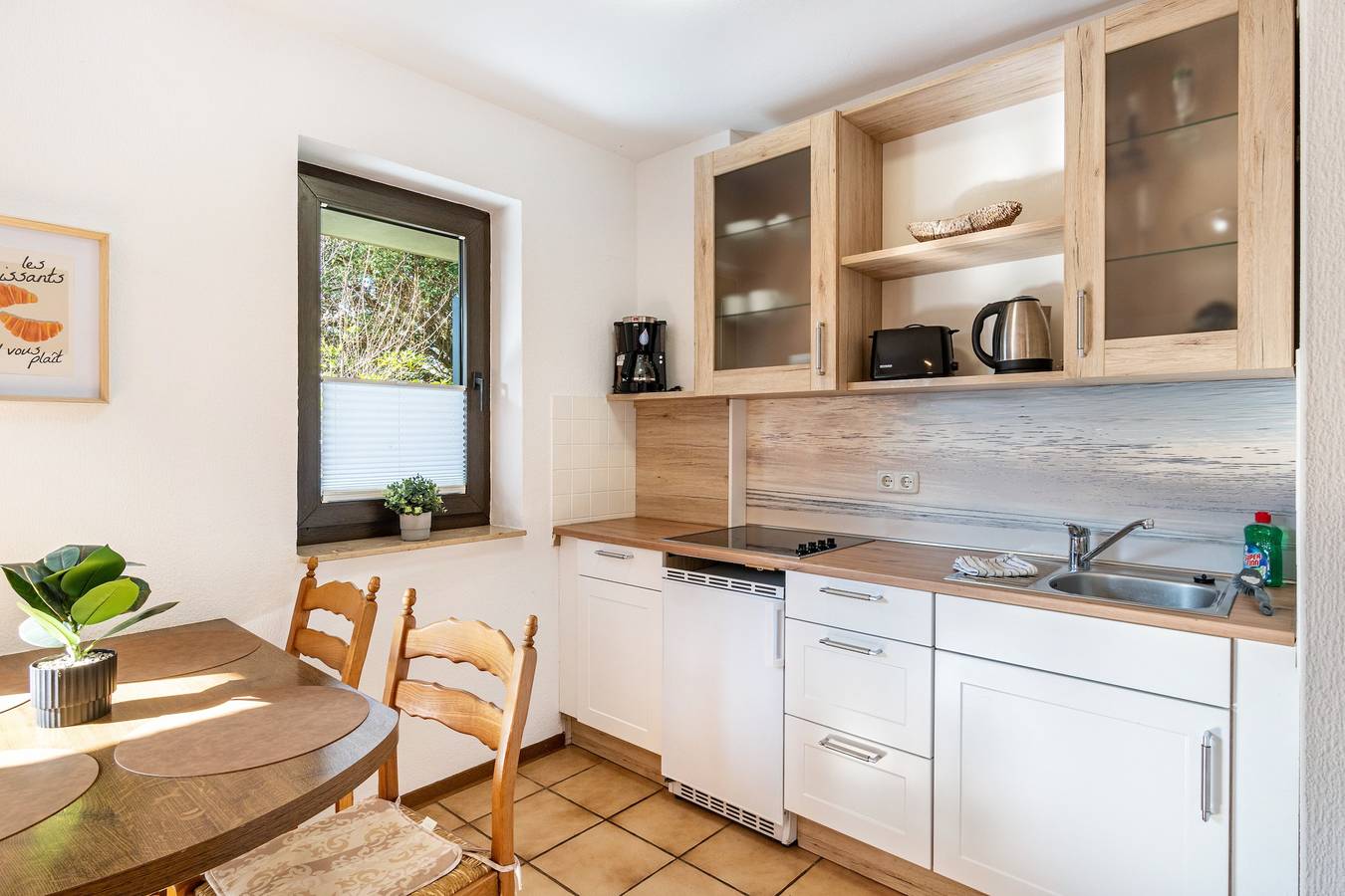 Ganze Wohnung, Ferienwohnung 1 mit privater Terrasse, Gemeinschaftsgarten und Wlan in Horumersiel, Wangerland