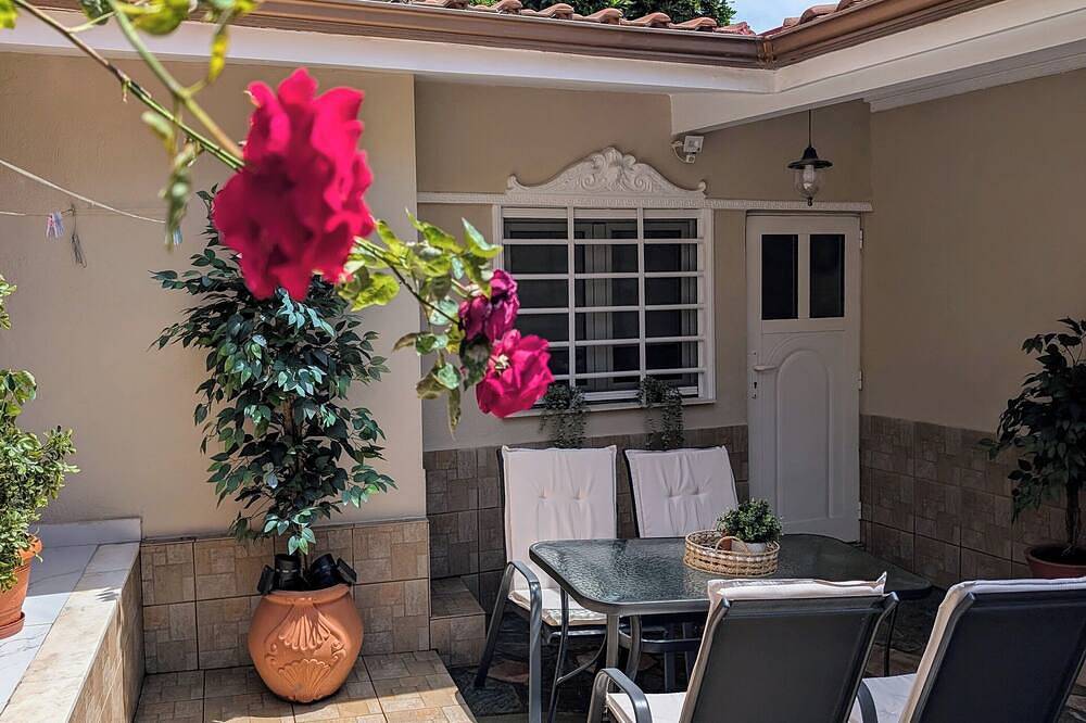 Charming 1-bedroom cottage with Wifi, Ac in fabulous Thessaloniki in Agios Pavlos, Thessaloniki und Umgebung