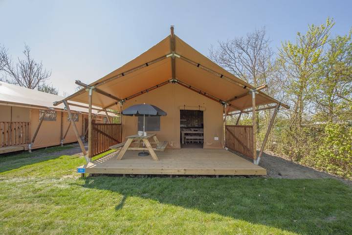 Camping für 6 Personen, mit Terrasse in Zeeland