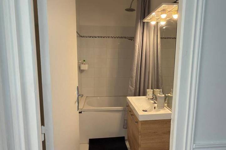 Ganze Wohnung, Beautiful apartment two minutes from Paris in Bagnolet, Seine-Saint-Denis