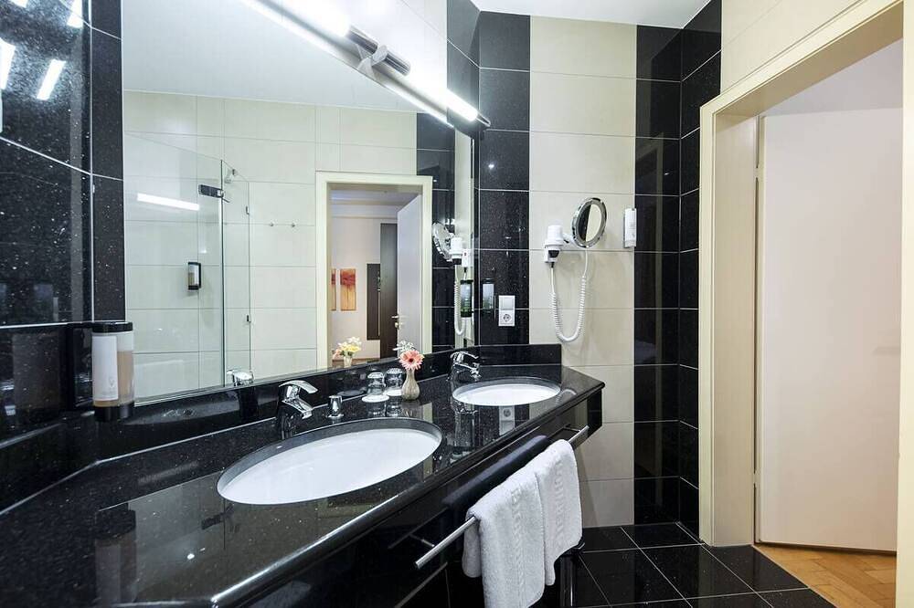 Prime Location | Heart Of Bonn | Junior Suite | Pet-Friendly Stay! in Bonn, Rheinland