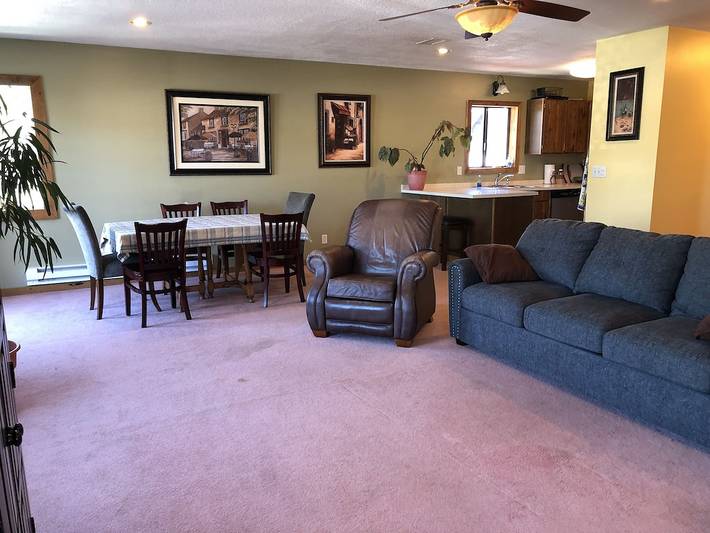 Vacation rental for 6 people, with balcony, with pets in West Yellowstone