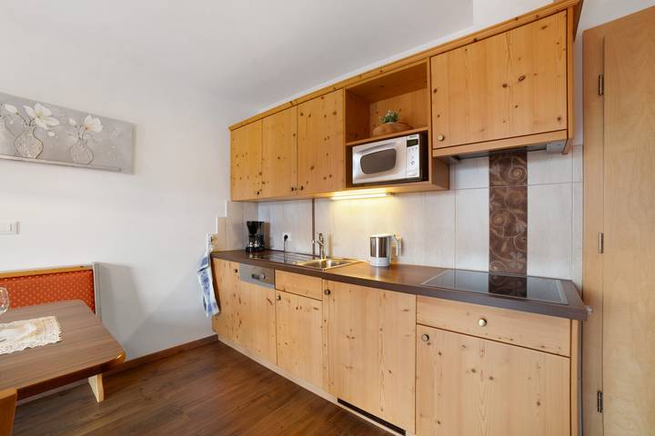 Ganze Wohnung, Ferienwohnung 'Oberötzbauer Enzian' mit Bergblick, Gemeinschaftsgarten und Wlan in Dorf Tirol, Texelgruppe