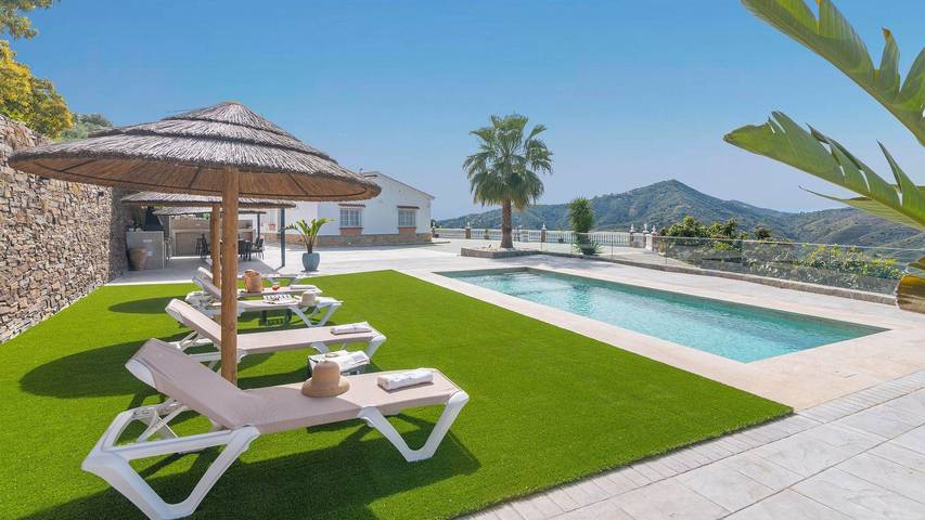 Chalet para 6 personas, con piscina y balcón/terraza, Se admiten mascotas en Sayalonga