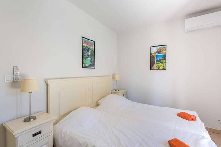 Luxus Ardeche Villa | Villa Julie | 5 Schlafzimmer | Privater Pool | Perfekt für Familien in Vallon-Pont-d'Arc, Ardèche