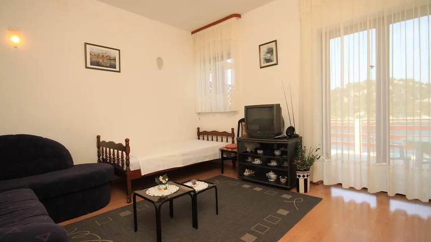 Gîte pour 4 personnes, avec terrasse dans Lastovo - 2