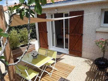 Gîte pour 3 personnes, avec jardin à Saint-Michel-Mont-Mercure