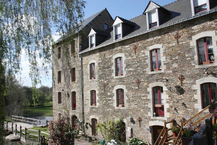 Location de vacances pour 2 personnes, avec Terrasse et Jardin à Bohal