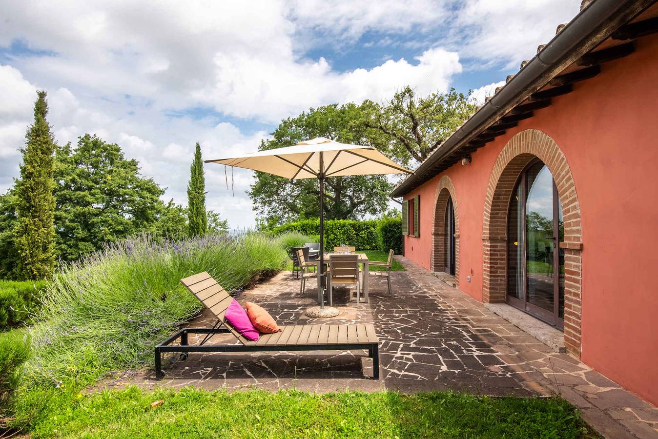 Geheel vakantieappartement, Vakantiewoning met terras, airco en internet  in Trequanda, Provincie Siena