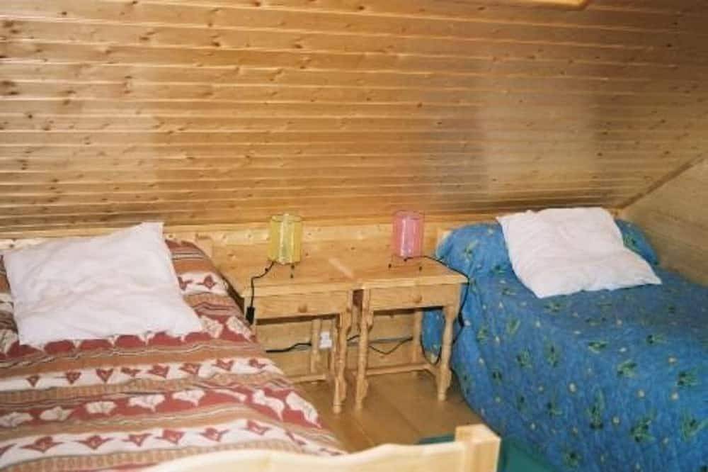 -- chalet jennifer -- in Laveissière, Parc naturel régional des Volcans d'Auvergne