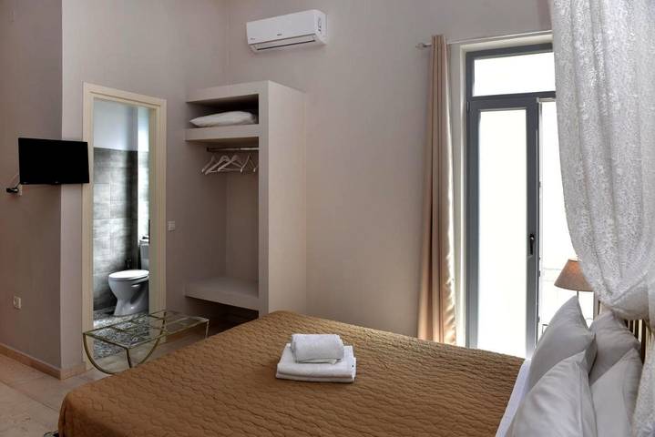 Maison d’hôte pour 4 personnes, avec balcon dans Syros - 4