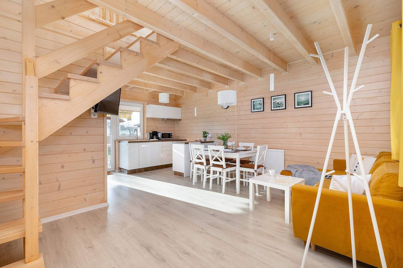 Ganze Wohnung, Ferienwohnung für 5 Personen mit Balkon/Terrasse in Grzybowo, Polnische Ostsee