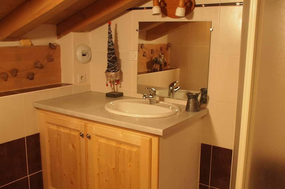 Geheel appartement, Appartement voor acht personen naar Mountain Stijl inbeslagneming in Villard-sur-Doron, Albertville en omgeving