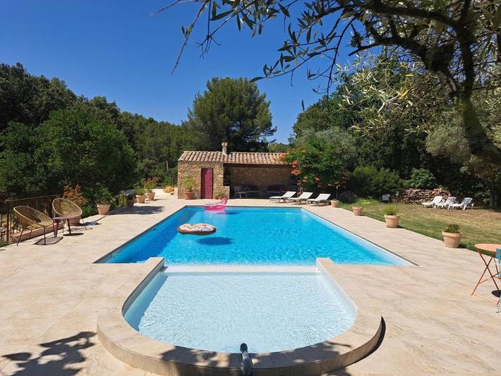 Maison d’hôte pour 2 personnes, avec piscine et sauna ainsi que jardin et jacuzzi