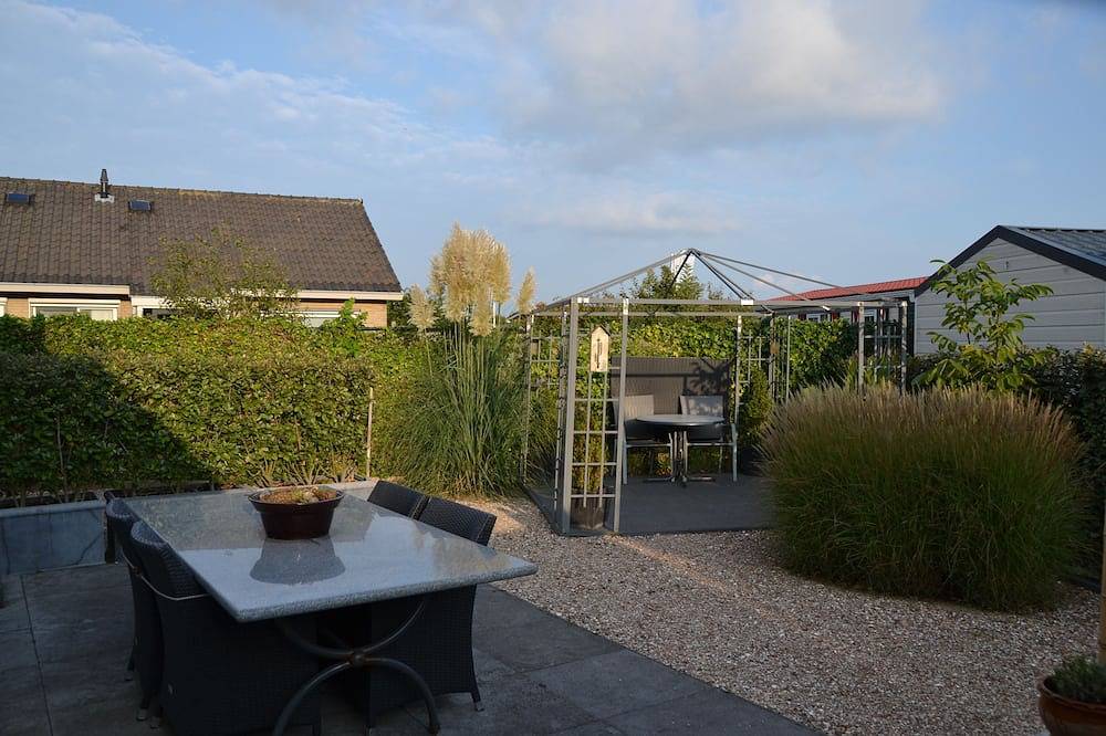 Comfort chalet direct aan het strand in het zonnige Zeeland in Groot Valkenisse, Biggekerke