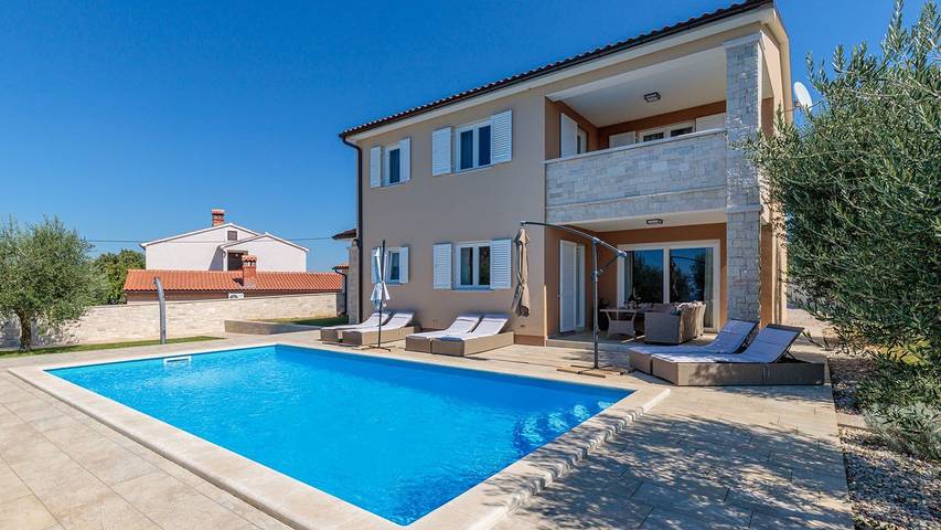 Villa pour 8 personnes, avec piscine et jardin à Selina - 2