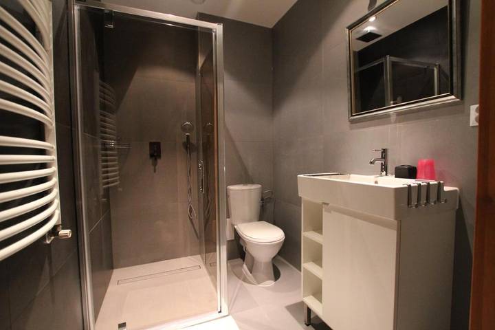 Chambre d’hôte pour 5 personnes, avec Terrasse et Jacuzzi ainsi que Jardin et Piscine en Pologne - 3