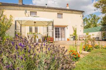 Gîte pour 5 personnes, avec terrasse ainsi que piscine et jardin à Montreuil-Bellay