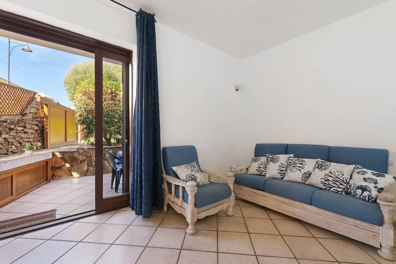 Holiday Home 'Villa Oliva Pittulongu' with Sea View, Wi-Fi and Air Conditioning in Pittulongu, Olbia