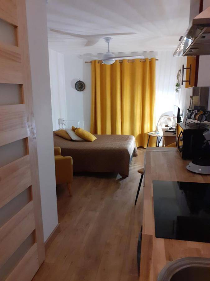 Gîte pour 2 personnes, avec Balcon ainsi que Terrasse et Vue dans Office De Tourisme De Bormes Les Mimosas - Le Port - 4