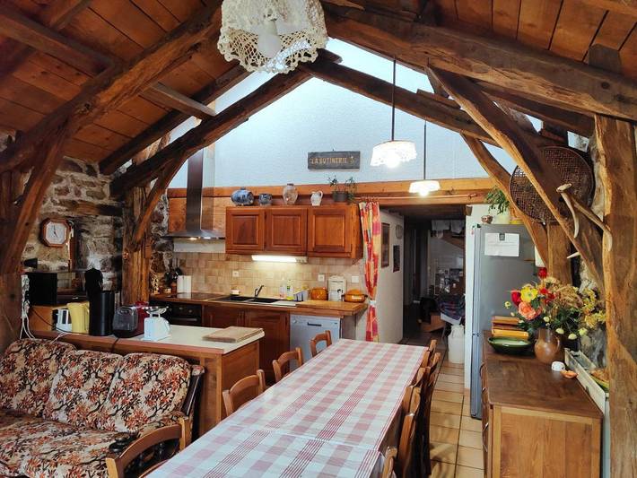 Location de vacances pour 14 personnes, avec terrasse et vue, animaux acceptés à Prévenchères - 3