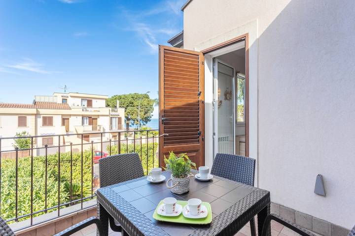 Appartamento per 6 persone, con Balcone e Giardino a Porticello