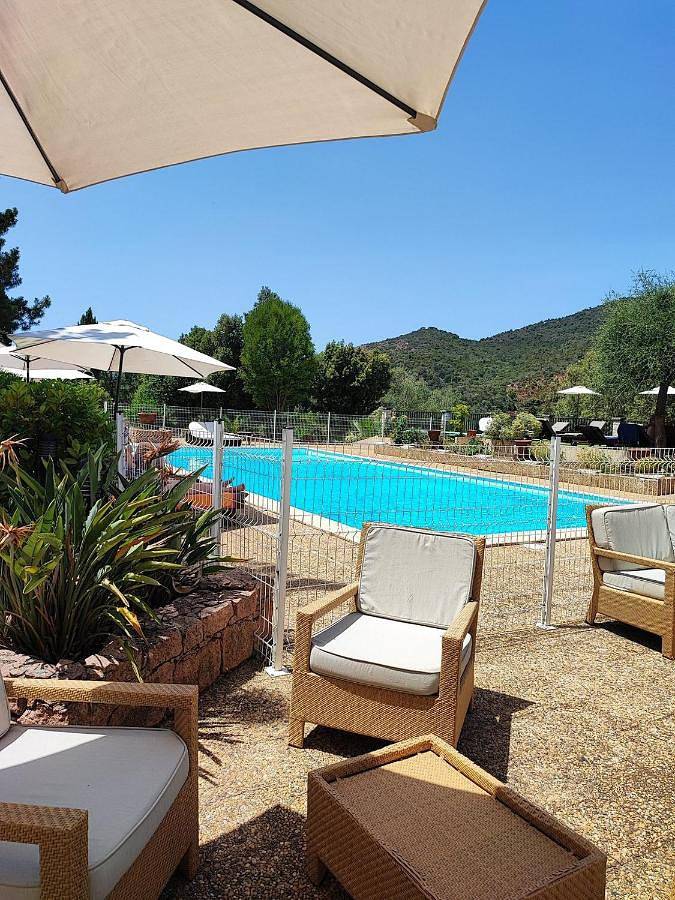 Hotel für 2 Personen, mit Garten und Whirlpool sowie Pool - 1