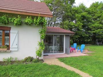 Gîte pour 12 personnes, avec piscine et jardin dans Commenailles