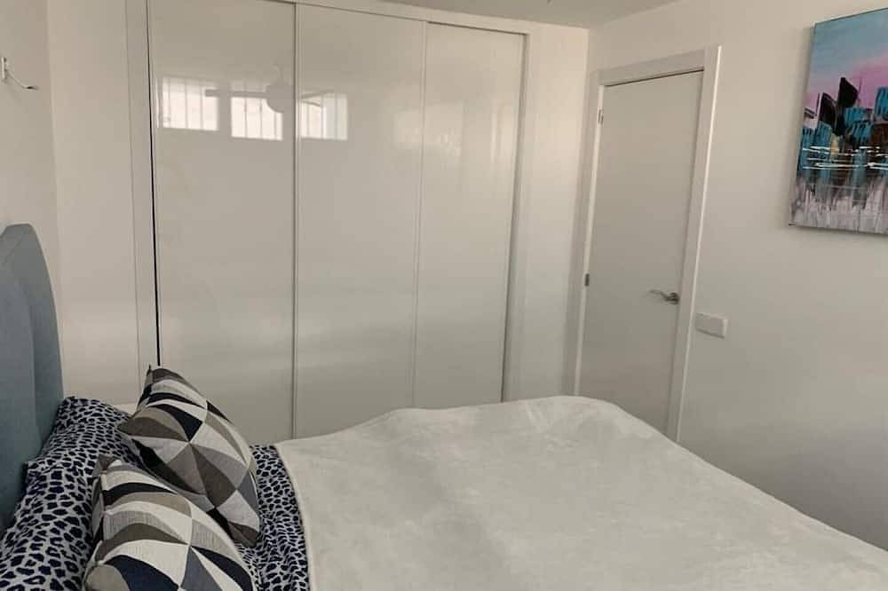 Entire apartment, Santa Ponsa Mallorca first line of sea - Aparthotel in Rotes Velles, Calvià