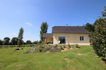 Gîte pour 5 personnes, avec terrasse à Espoey