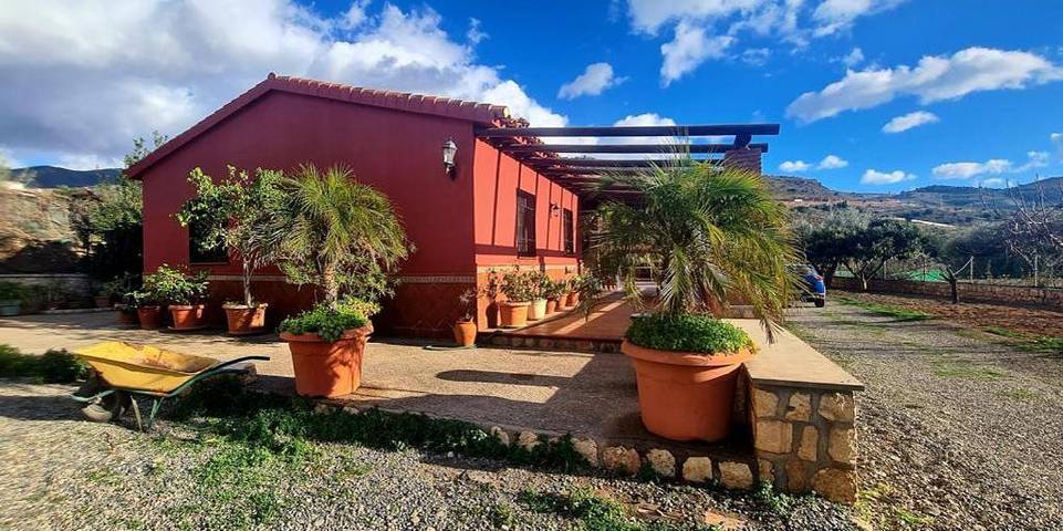 Chalet para 8 personas, con piscina y terraza además de jardín y vistas, Se admiten mascotas en Costa Tropical - 3