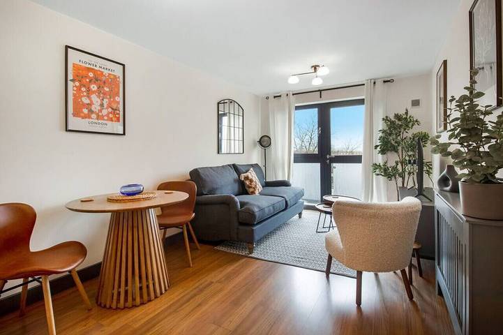 Apartment for 4 people, with pets in Cheltenham