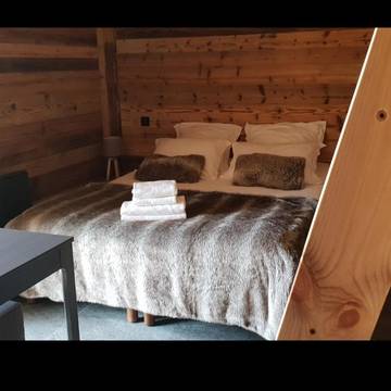 Chambre d’hôte pour 6 personnes, avec terrasse ainsi que jardin et vue à Essert-Romand