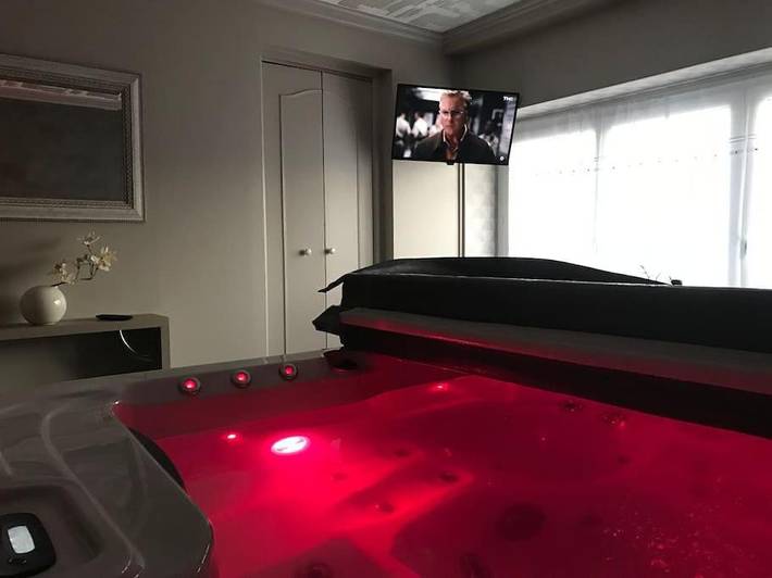Location de vacances pour 2 personnes, avec Jacuzzi ainsi que Jardin et Vue dans Saint-Aubert