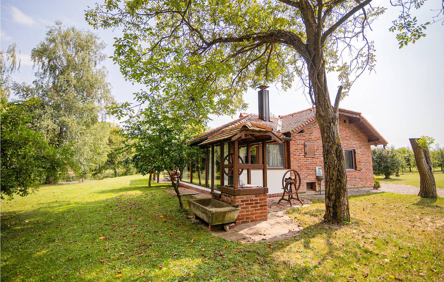 Reizende 2-Zimmer-Wohnung mit Pool, WLAN und Zugang zum Fluss – der ideale Rückzugsort! in Vukovar-Srijem